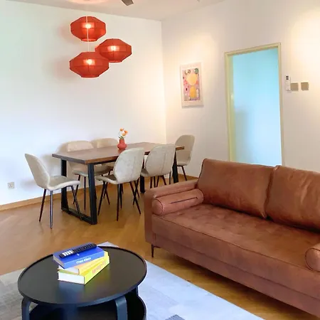 3R12Pax Fahrenheit88 A - Opposite Pavilion Kl Bukit Bintang Trx Kaite Homestay Kuala Lumpur Exterior photo