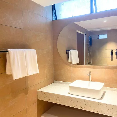 3R12Pax Fahrenheit88 A - Opposite Pavilion Kl Bukit Bintang Trx Kaite Homestay Kuala Lumpur Exterior photo