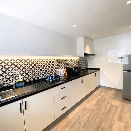 3R12Pax Fahrenheit88 A - Opposite Pavilion Kl Bukit Bintang Trx Kaite Homestay Kuala Lumpur Exterior photo