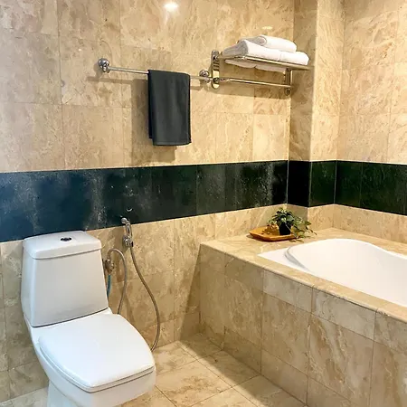 3R12Pax Fahrenheit88 A - Opposite Pavilion Kl Bukit Bintang Trx Kaite Homestay Kuala Lumpur Exterior photo