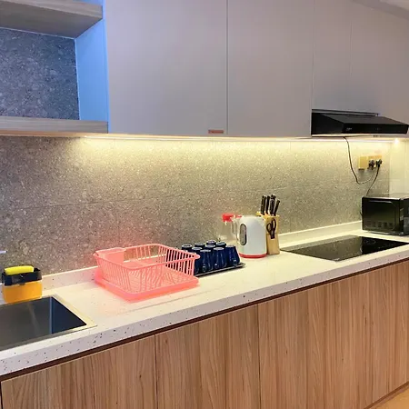 3R12Pax Fahrenheit88 A - Opposite Pavilion Kl Bukit Bintang Trx Kaite Homestay Kuala Lumpur Exterior photo
